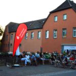 Wiesloch: 3. Klappstuhlkonzert mit Robin Carpe am Fontainay-aux-Roses Platz