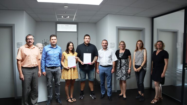 Urkundenübergabe Bundesprogramm