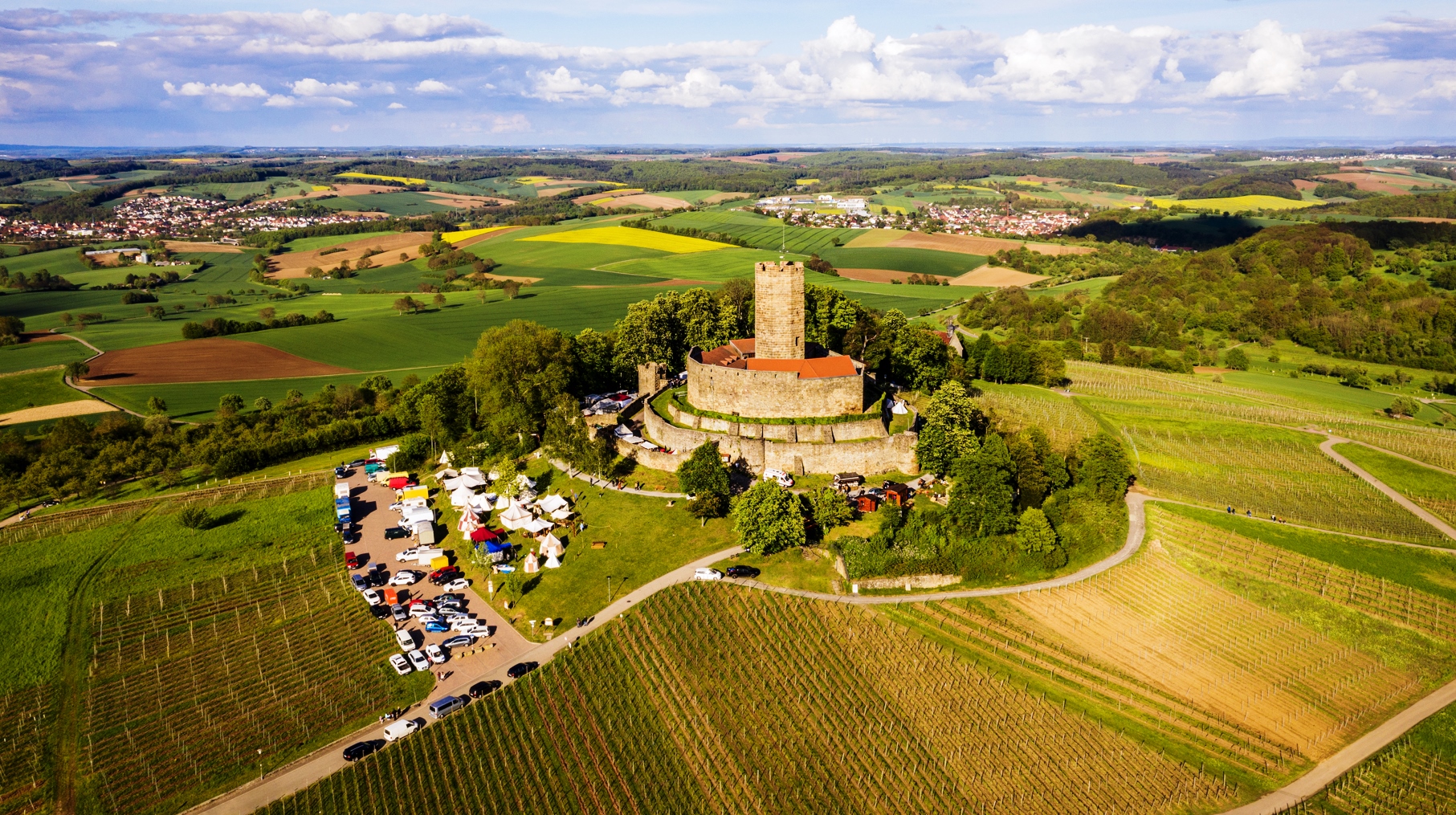 Mittelaterfest_Drohne_0002_2019-04-28_18-24-21-Bearbeitet_Aufgeloest-fuer-Instagram