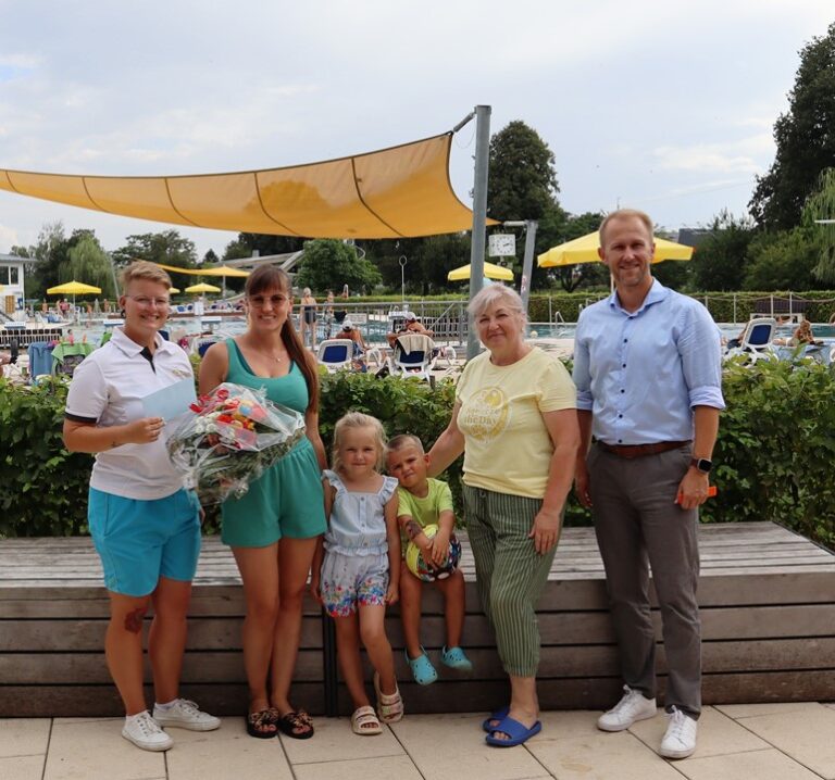 Hunderttausendste Freibadbesucherin