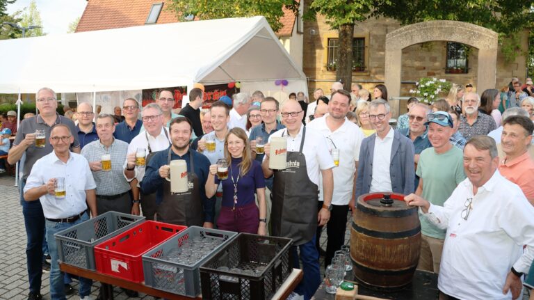 Eröffnung der Hilsbacher Kerwe 2026 mit lautem Knall durch TILLYS WILDEM HAUFEN
